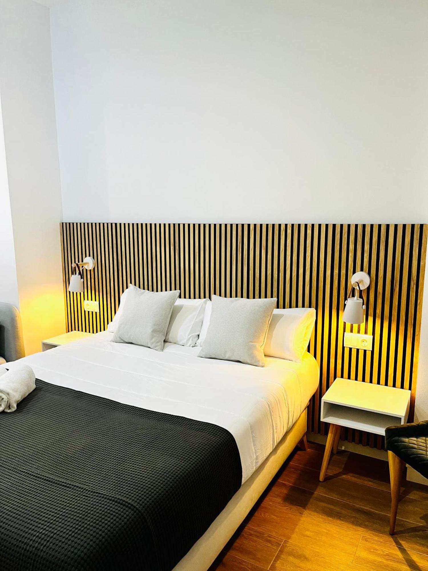 Travel Habitat Mediterranean Suites Valencia Room photo